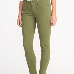 Rockstar Mid-Rise Skinny in Olive Green